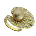 Кольцо с бриллиантами и культивированным жемчугом, Золото 750